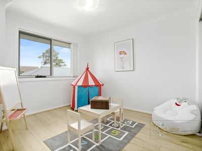 7 / 61 Portico Parade, Toongabbie