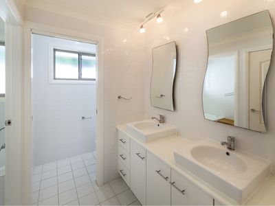 5 Admiralty Drive, Safety Beach