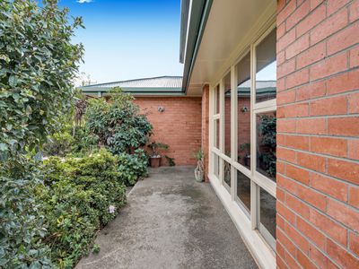 13 Redwood Crescent, Youngtown