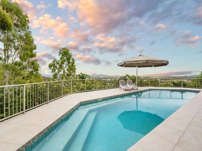 1 Seaview Court, Castle Hill