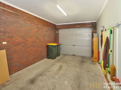 2 / 8 Ashwin Close, Horsham