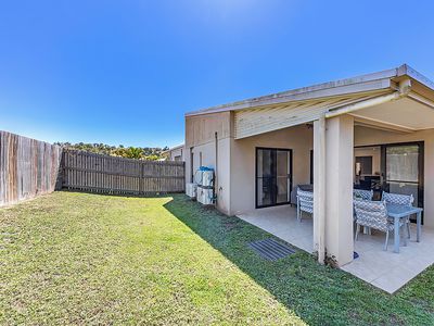 2 / 47 Endeavour Circuit, Cannonvale