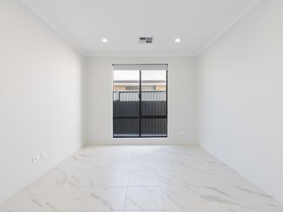 16 Tarot Grove, Baldivis