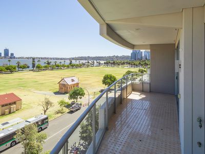 407 / 108 Terrace Road, East Perth