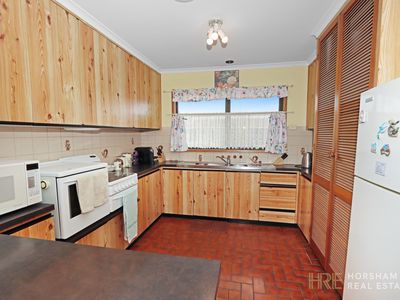 17 Schwarz Avenue, Horsham