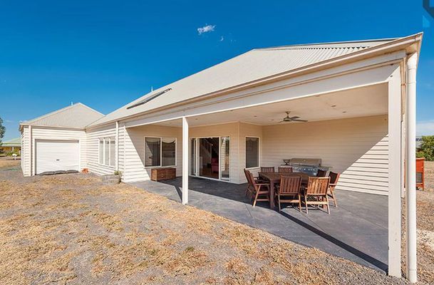 16 Peregrine Road, Oaklands Junction