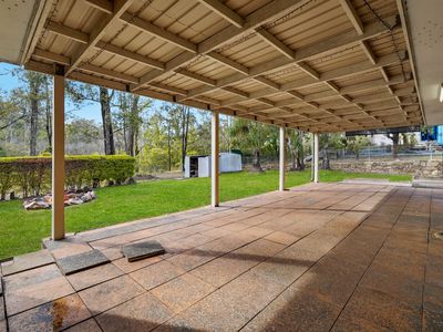 6 Essex Court, Bellbird Park