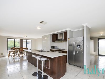 10 Supanova Lane, Australind