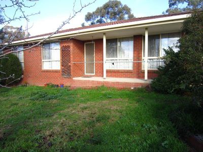 9 Aspin Gardens, Golden Square