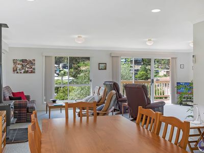 11 Inlet Place, North Narooma