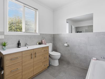 34 Belgrave Parade, Youngtown