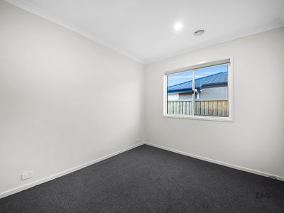 1 Rockdale Rd, Clyde North