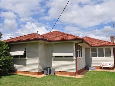 63 Hill St, Forbes