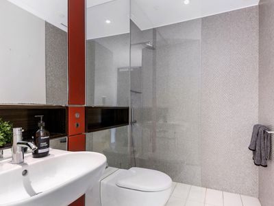 2 Chippendale  Way, Chippendale