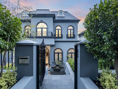 17 First Avenue, Kew