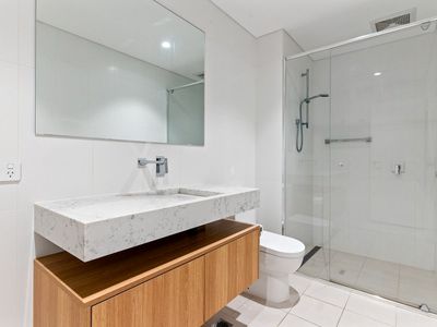 802 / 9 Tully Road, East Perth