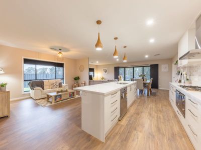 190 Forest Dr, Thurgoona
