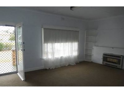16 Johnson Street, Horsham