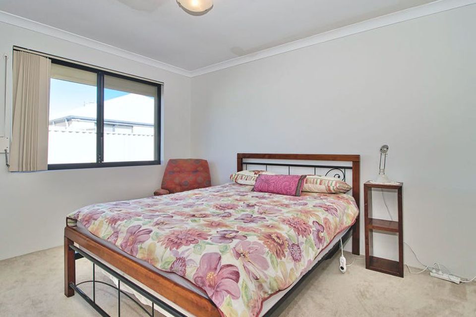 17 Amity Circuit , Shoalwater