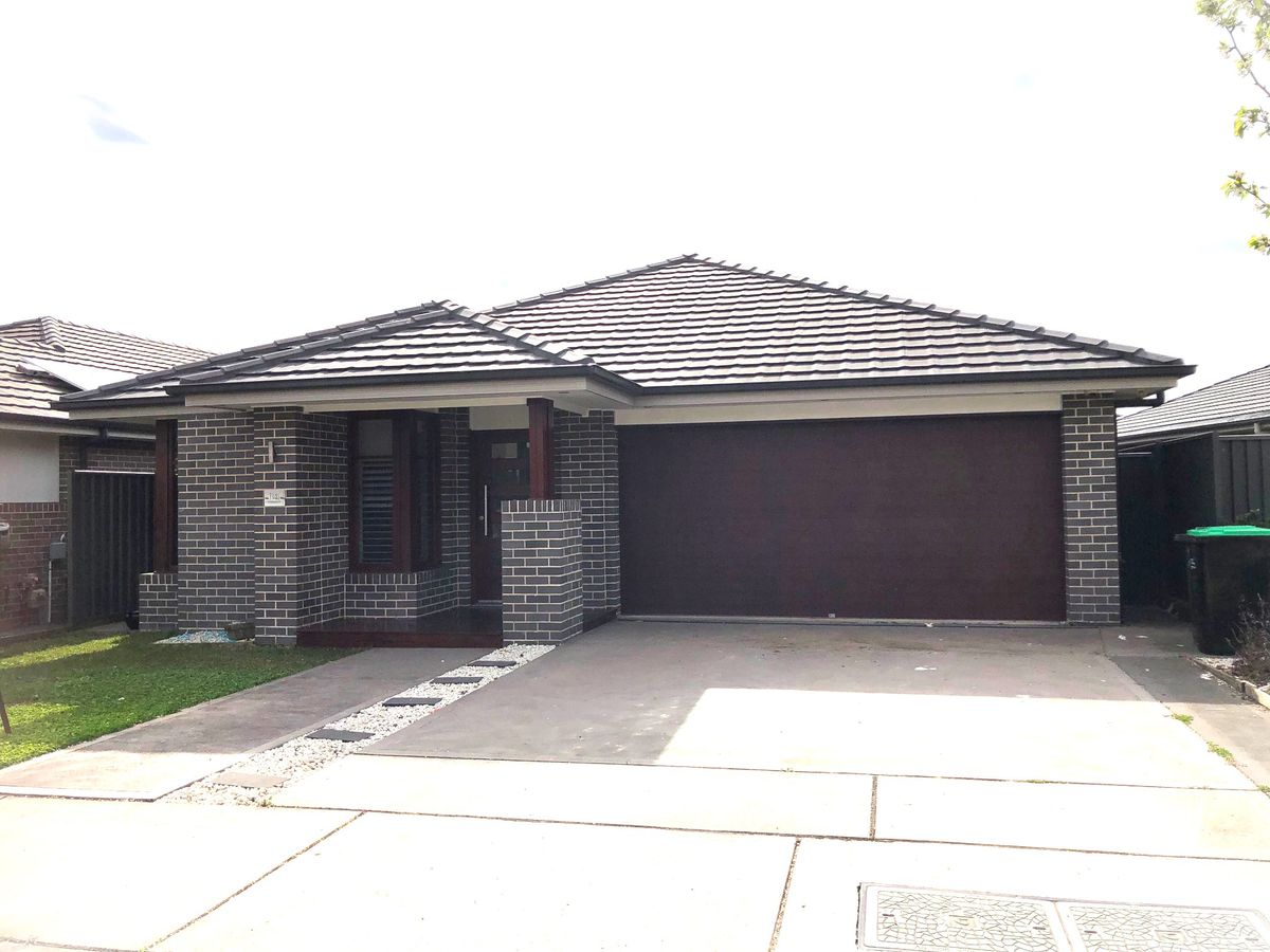 14 Middle Ridge Drive, Glenmore Park Legend Real Estate