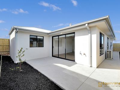 26 Swansea Road, Manor Lakes