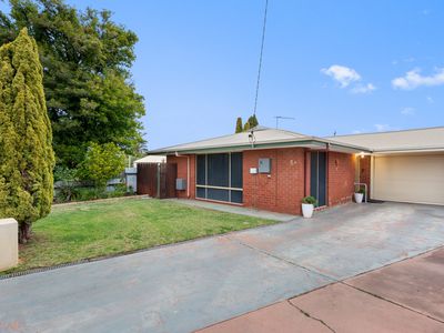 5A Eccles Place, Hannans
