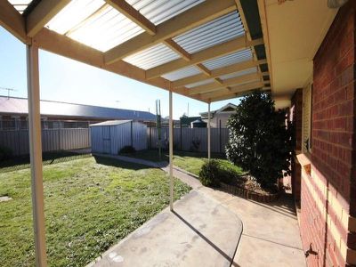 12 Thomas Wedge Drive, Wangaratta