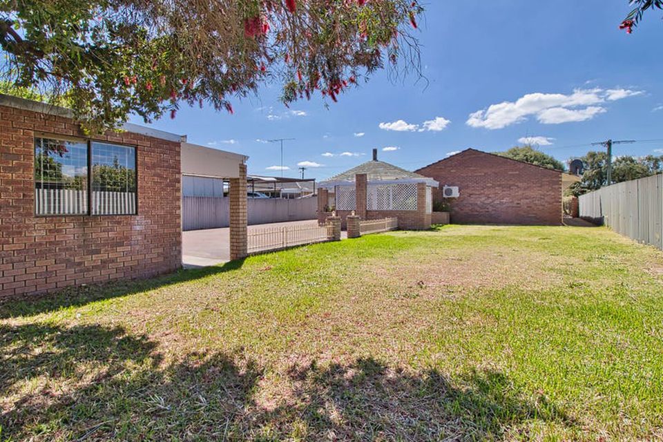 18 Hawker Street , Safety Bay