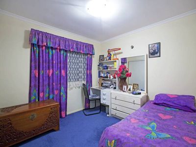 13 The Heights, Underwood