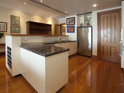 302 / 173 Mounts Bay Road, Perth