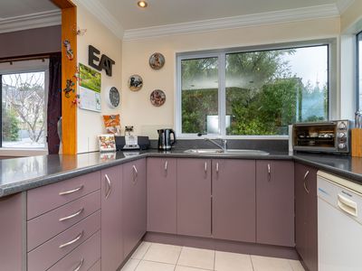 102 Preston Crescent, Belleknowes