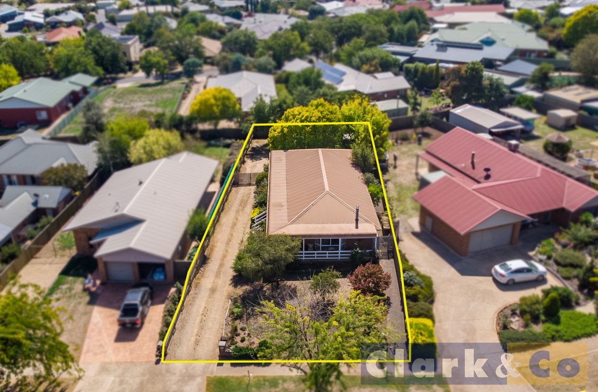 11 Somerset Crescent, Mansfield Clark & Co Real Estate