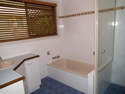 10 Kingston Drive, Banora Point