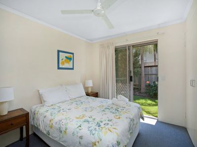 205 / 24 Lake Weyba Drive, Noosaville