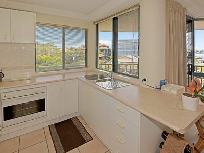 10 / 104 River Esplanade, Mooloolaba