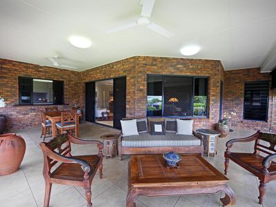 19 Montgomery Close, Atherton