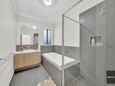 17 Ricotta Road, Manor Lakes