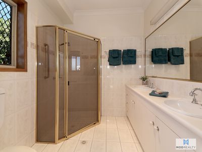 5 Eucalyptus Place, Walloon