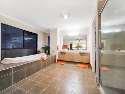 44 Feathertail Place, Wakerley