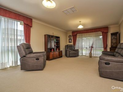 24 Pinehurst Avenue, Dubbo