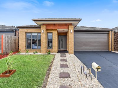 17 Chevrolet Road, Cranbourne East