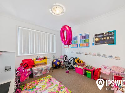 14 Brolga Street, Lowood