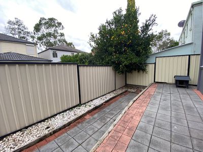 8 Cayley Place, Horningsea Park