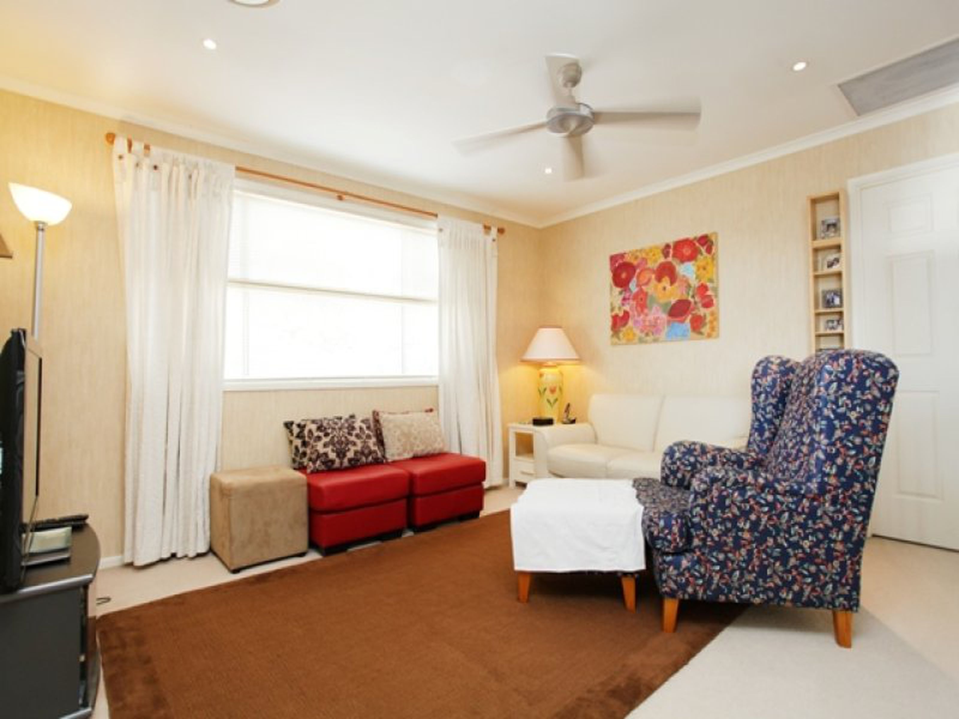 24 St Andrews Drive, GLENMORE PARK