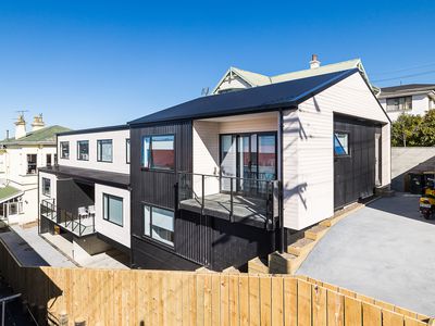 B / 74 London Street, Dunedin Central