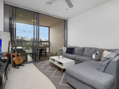 2043 / 16 Hamilton Place, Bowen Hills