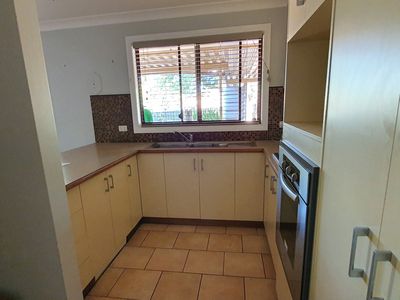 8 Catchpole Close, Dubbo
