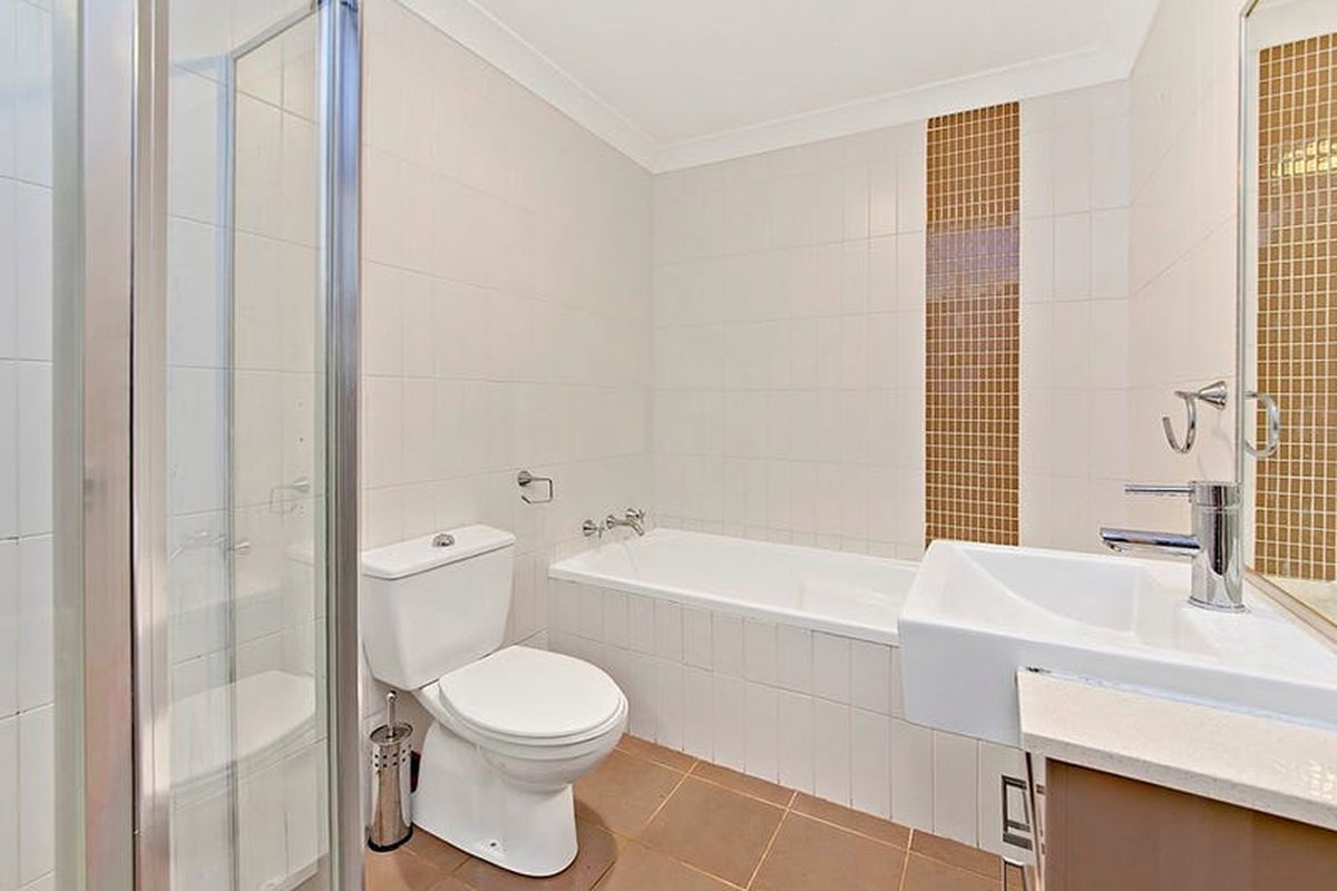 47 Henley Road, Homebush West