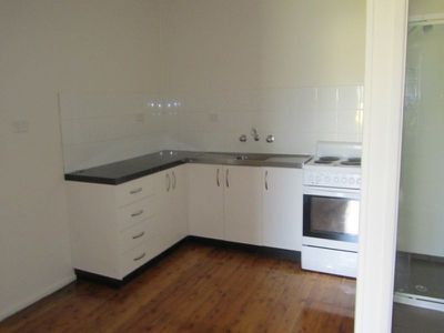 1 / 4 Banksia Avenue, Windang