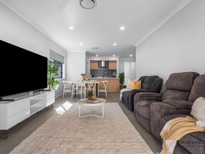 102 Bloomfield Esplanade, South Maclean
